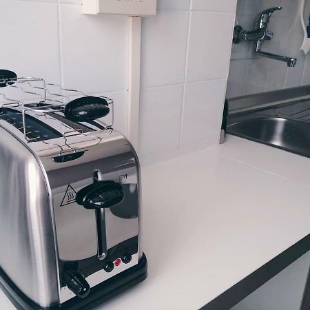 Appartamento Con Terrazzo Zona Ospedale Civile Brescia Luaran gambar