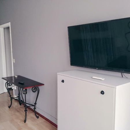 Appartamento Con Terrazzo Zona Ospedale Civile Brescia Luaran gambar